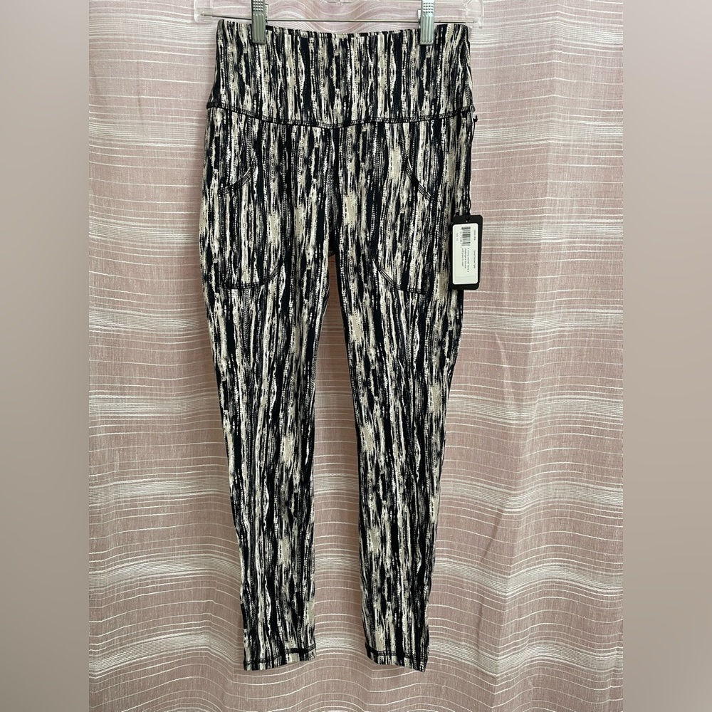 NWT JoFit Signature Leggings - Optical Delusion Tights Black Tan & White